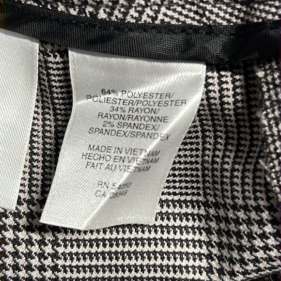 JONES NEW YORK STRETCH CALABRIA BLACK PLAID PANTS SIZE 16 NWT - Picture 10 of 10